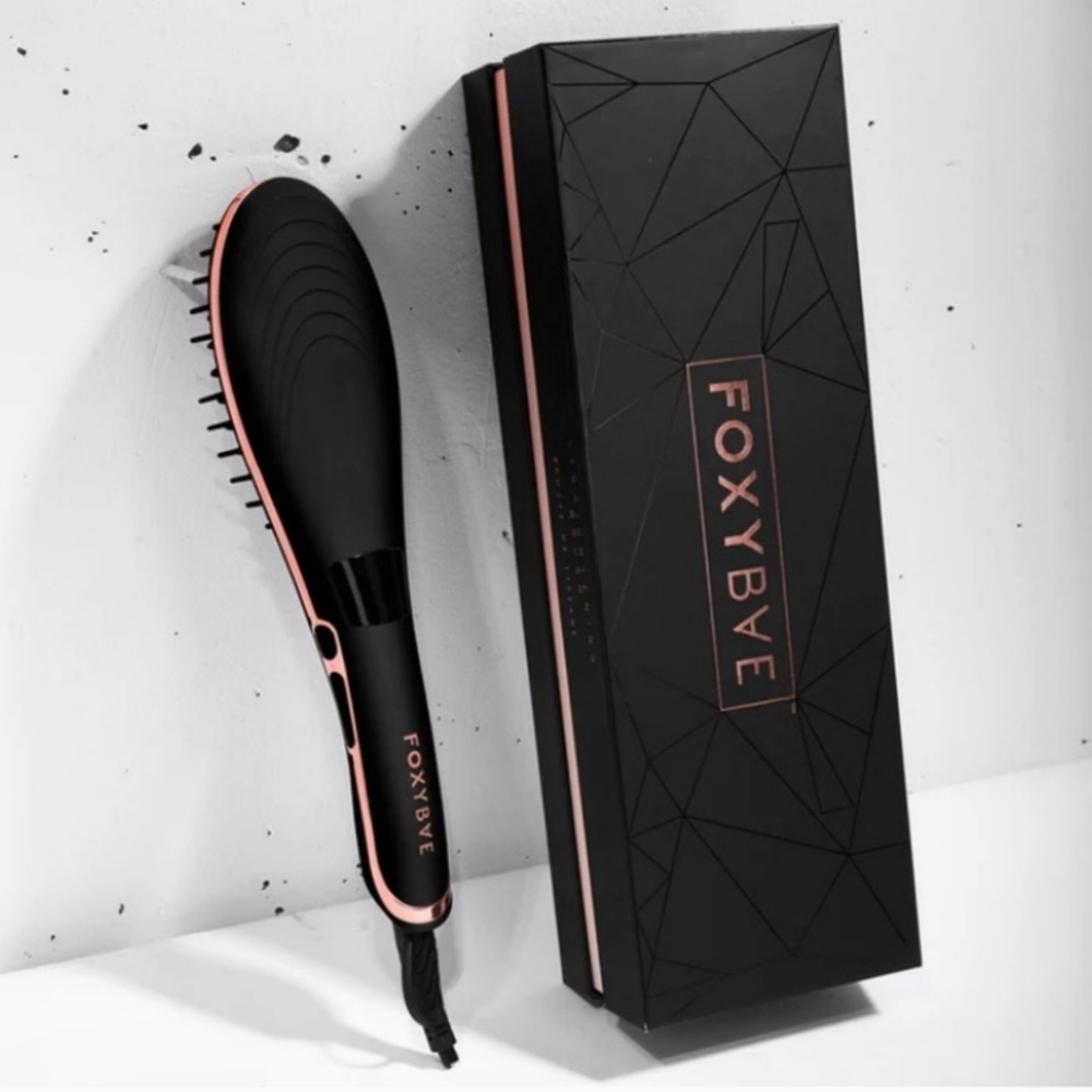 FOXYBAE Rose Gold & Black Straightening Brush - Women Hair Tool